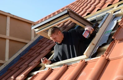 Pose de fenêtres de toit Velux à Auvernaux